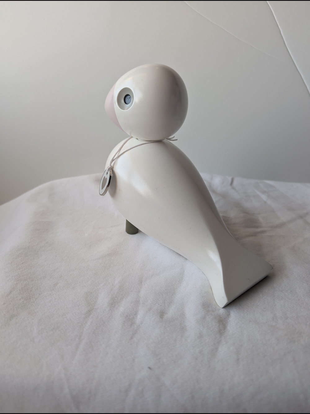 Kay Bojesen Denmark Love Songbird Painted Wood Bird Figurine in White and Pink - Picture 2 of 12